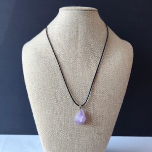 3/$30💜Raw Amethyst Crystal Necklace